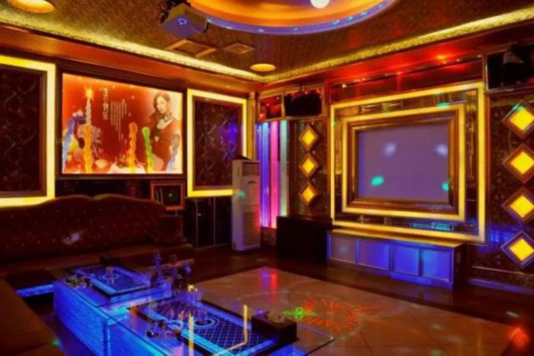 重庆小宝贝，快来体验婴儿按摩的温暖触感！